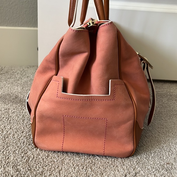 Hunter brand coral nubuck leather handbag - Picture 2 of 6